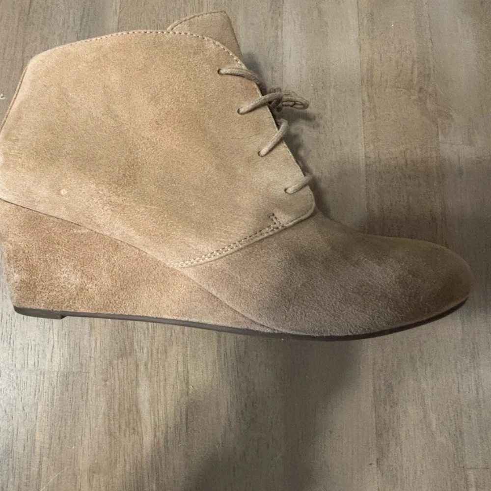 Vionic Becca Booties Tan Suede Ankle Boots Size 9